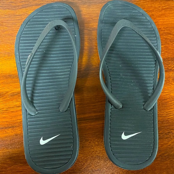 Nike | Shoes | Nike On Deck Womens Flip 